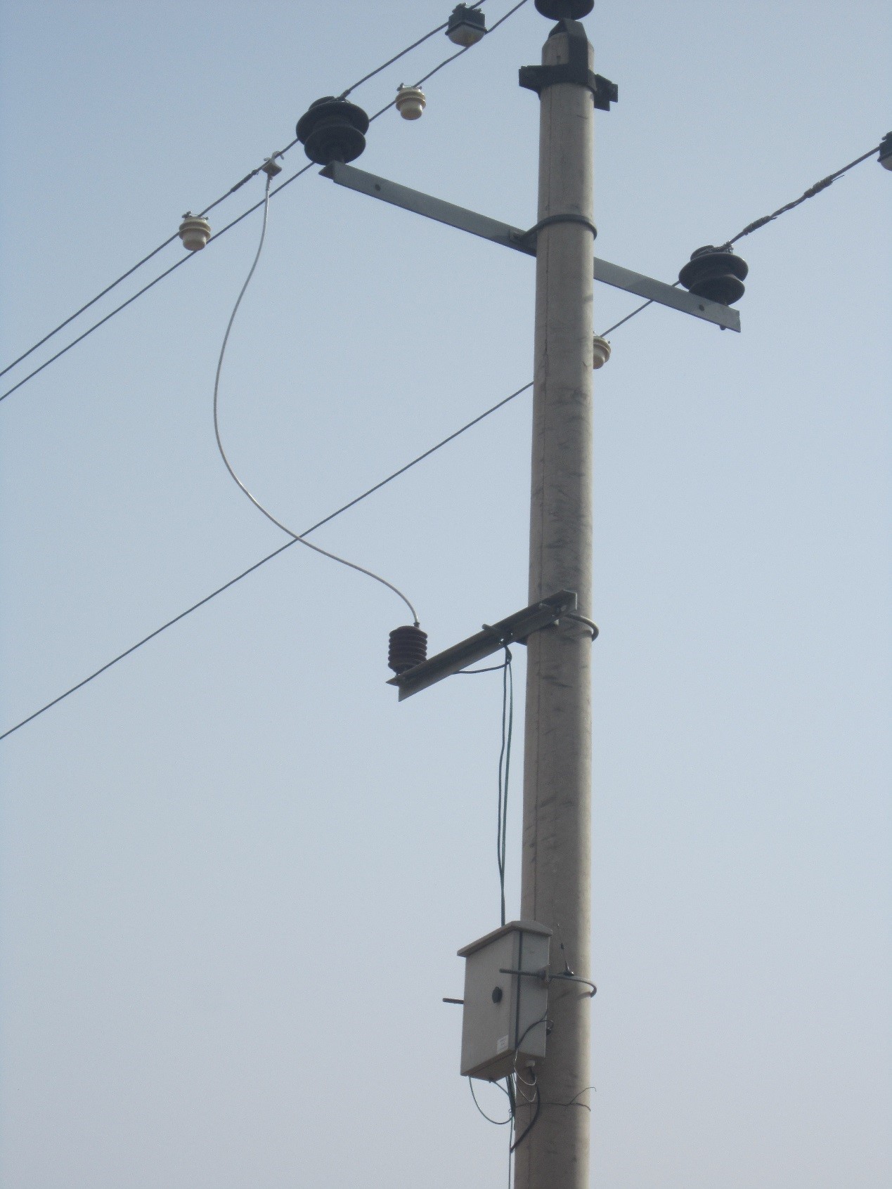 Application for overhead bare conductor and overhead insulated line of 10 kV distribution network